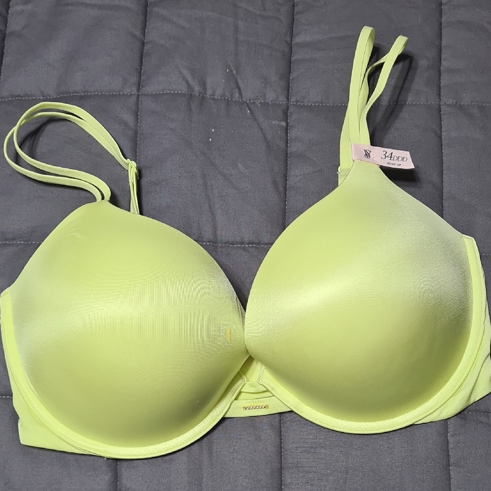 Victoria's Secret Push Up Bra - 34DDD